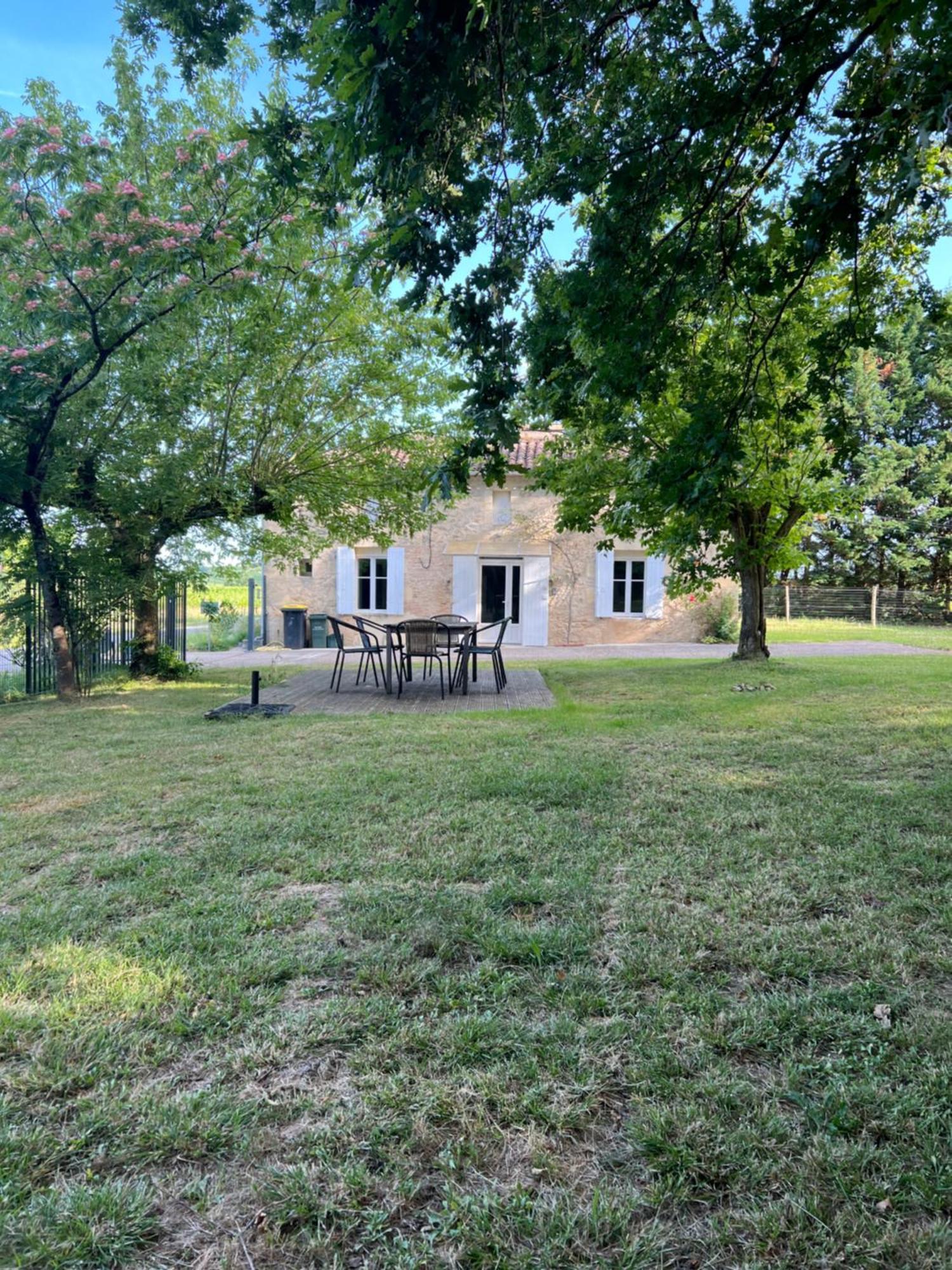 Maison De Campagne Chez Georges Saint-Sulpice-de-Pommiers Екстериор снимка